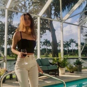 Meet your Posher, Xenia